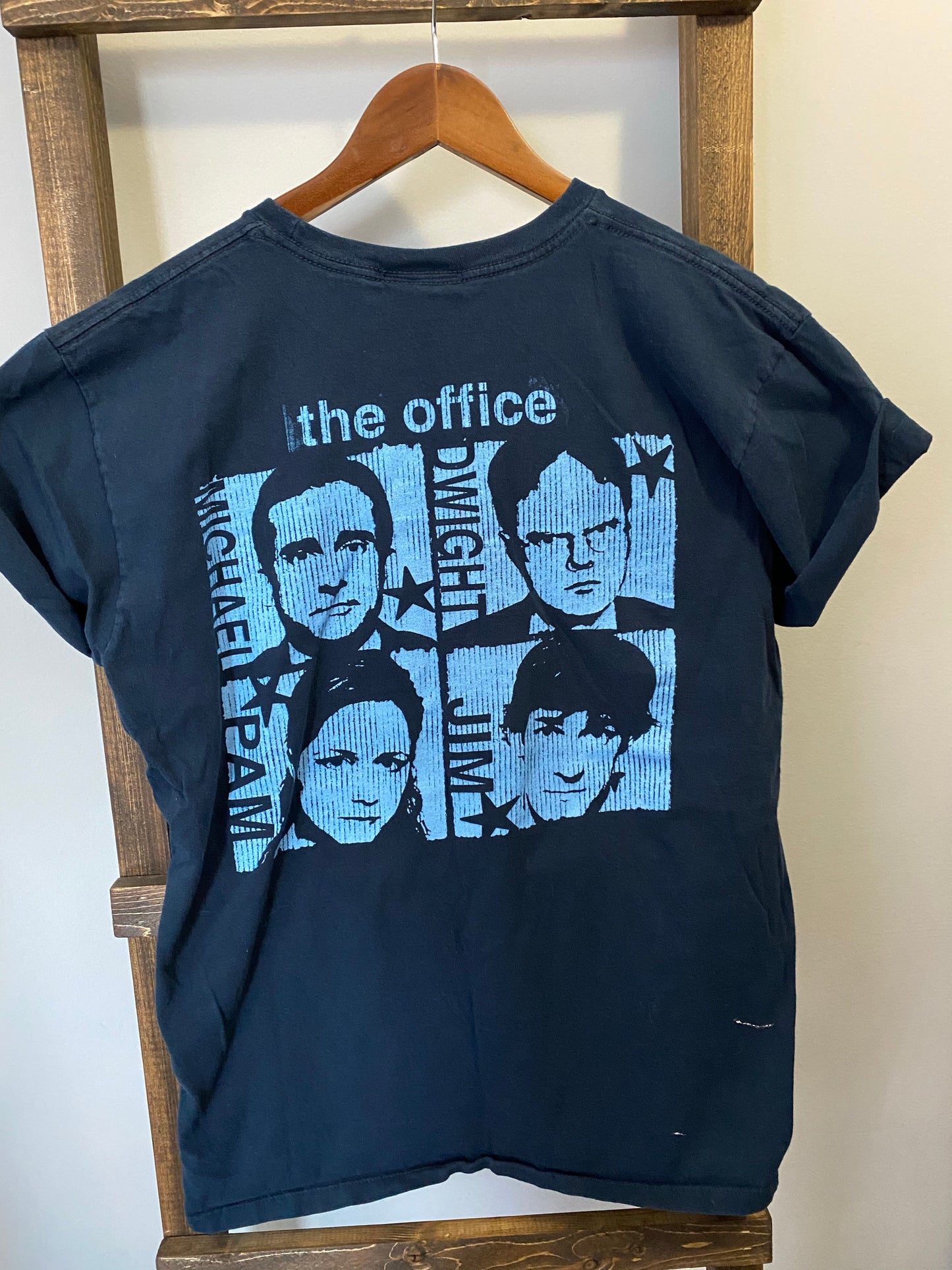 The Office “Dunder Mifflin” (Retro T-Shirt)